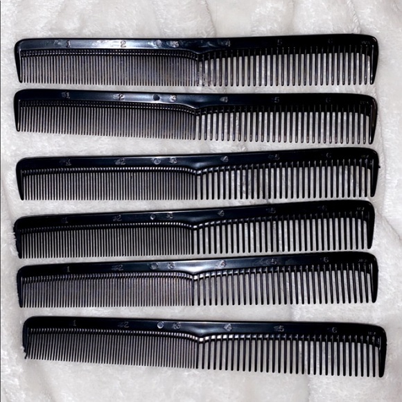 Combs - Picture 2 of 4
